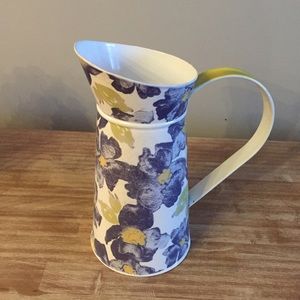 Threshold. Garden Watering Can